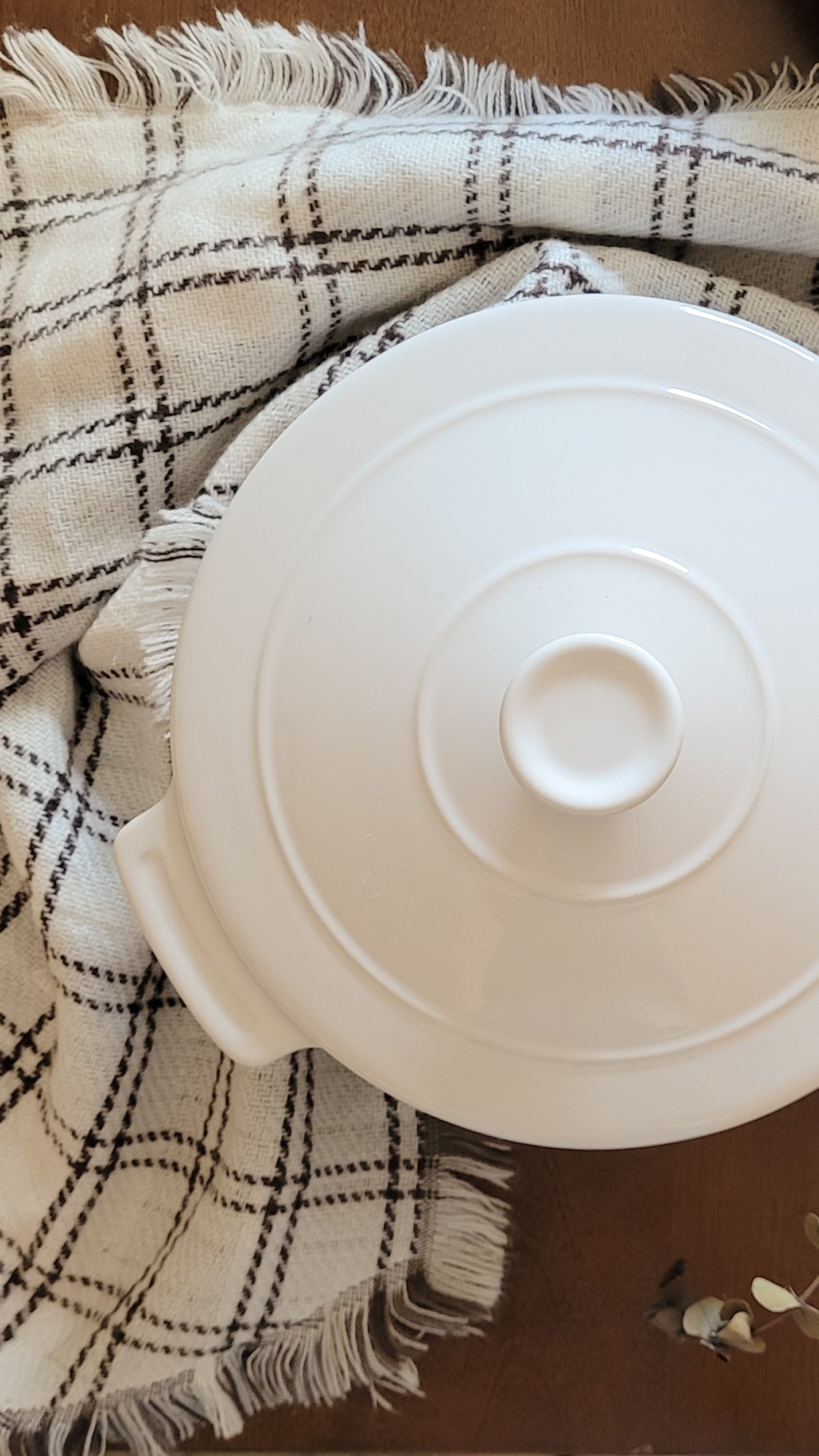 Porcelain Dutch Oven | oct drop